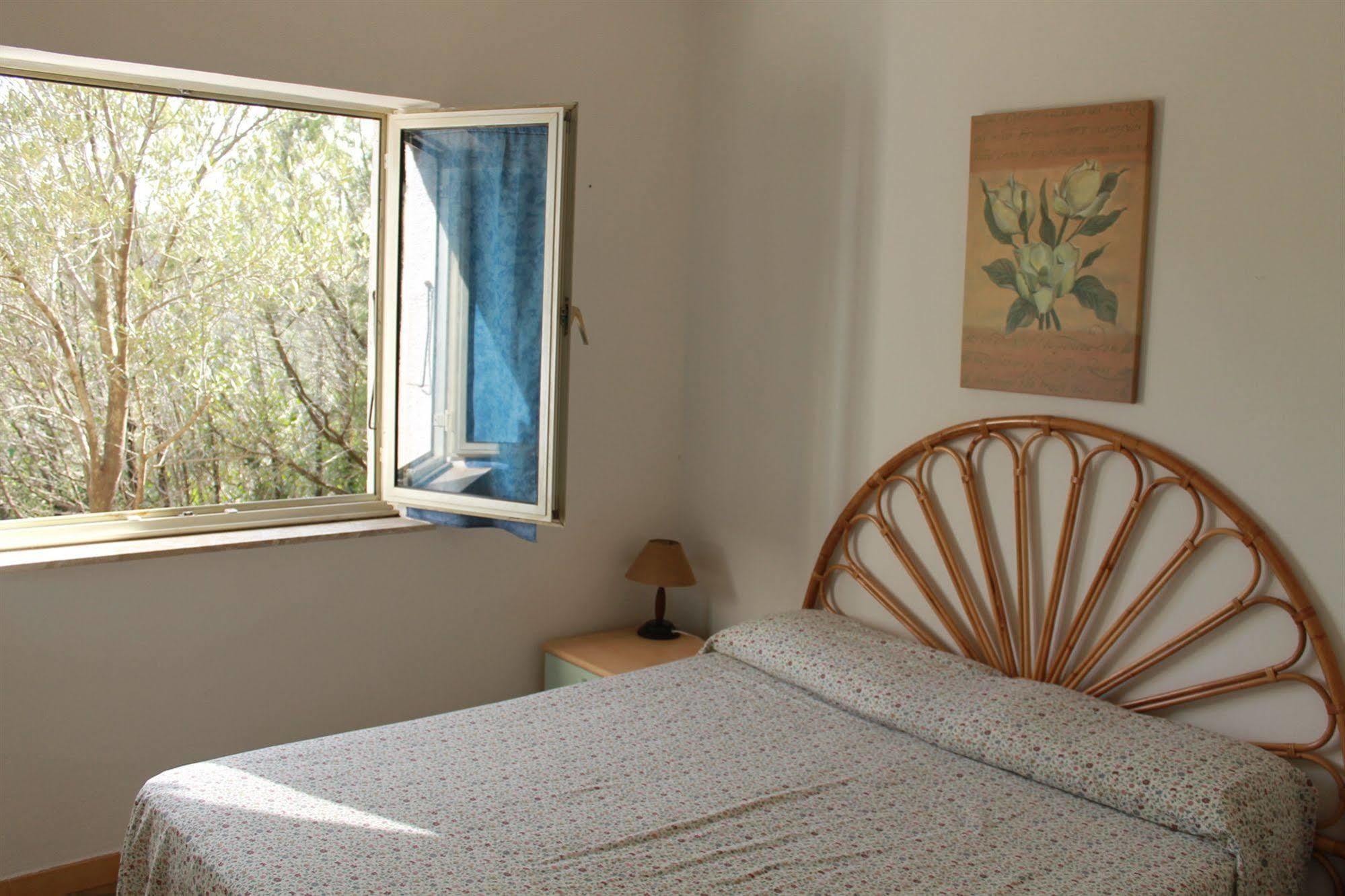 Rena Garden Apartments Santa Teresa Gallura Buitenkant foto